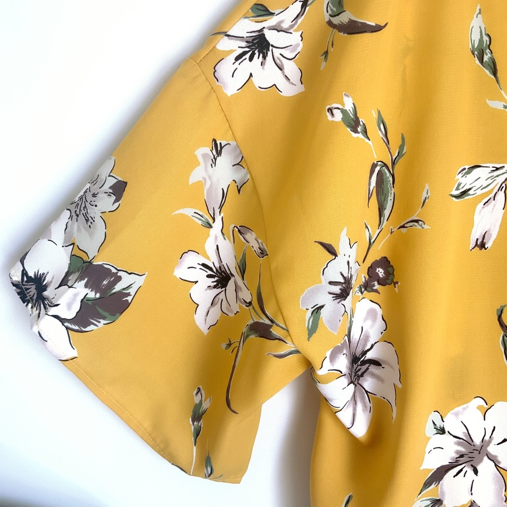 NEW Easel Floral Kimono Topper Gold Yellow Abstract Floral Print Women Sizes NWT - Picture 7 of 14